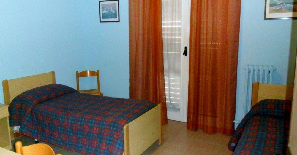 Hotel Mediterraneo Джовинаццо Экстерьер фото